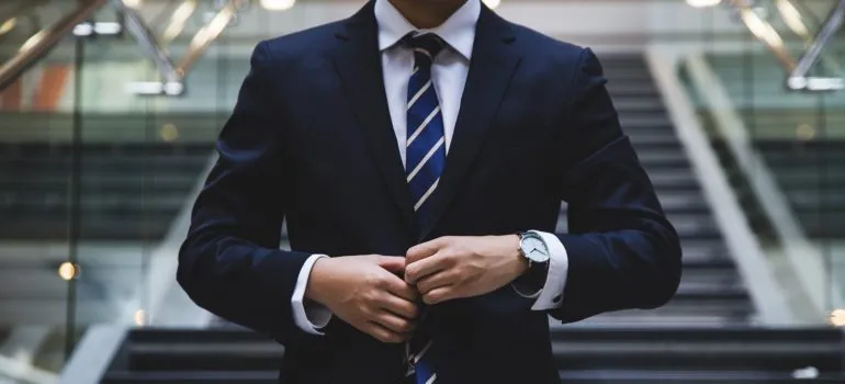 An expert for negotiating a moving package