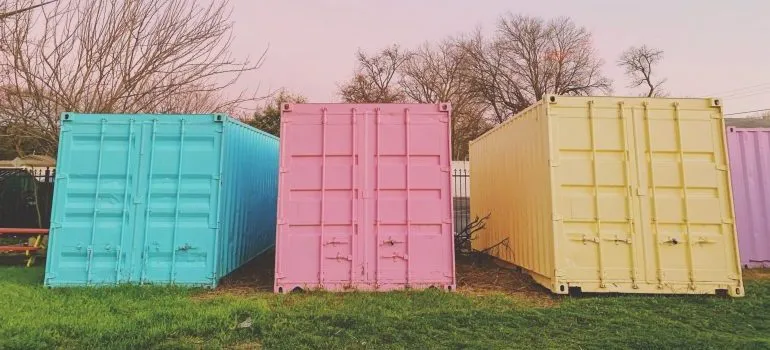 Portable moving containers that will show the benefits of storage during a relocation