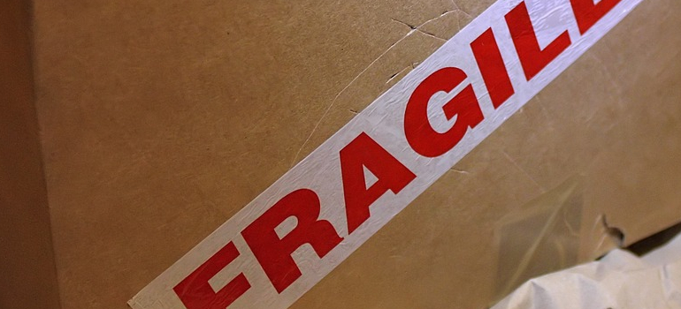 a box that says fragile