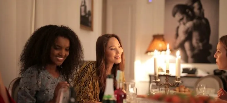 Find a roommate after moving to Brooklyn with the help of your family